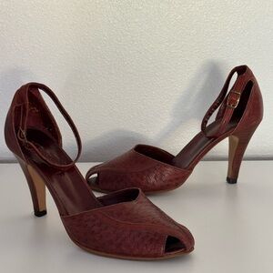 Chandler's Vintage Peep Toe Red/Brown Leather Heel
